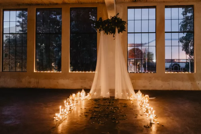 Svatba v plzeňské Papírně | Le Fleur Design