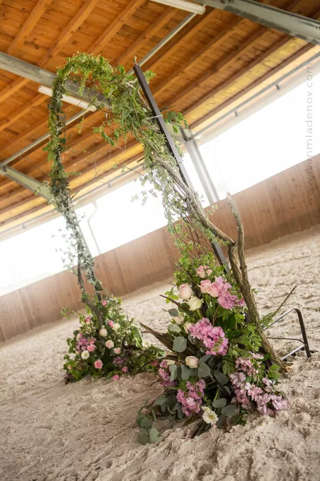 Svatba v Horseparku - Kamenný dvůr | Le Fleur Design